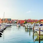 Hafenliebe Mit Blick Ueber Den Warener Stadthafen